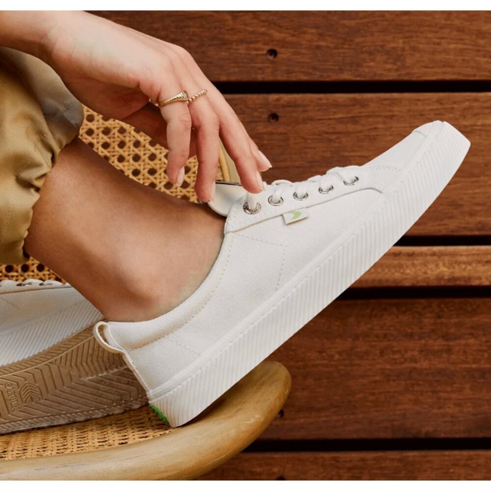 NEW NIB Cariuma Off-White Canvas Low Top Sneakers Shoes sz 8 Organic Cotton - Picture 2 of 16